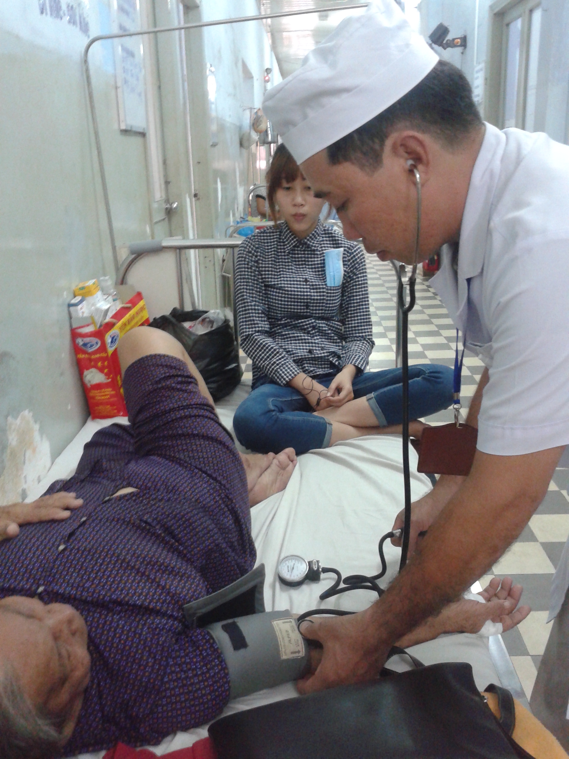 cần nguoi bán thuoc, xin liên hệ 0988658985 hoac dsngokaoa@gmail.com