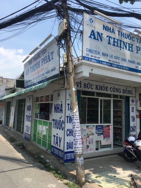 Cần sang gấp nhà thuốc 16m2, gần chợ Phước Bình, Cao đẳng kỹ nghệ 2,2 mặt tiền, 4,5tr tiền bằng, 3,5 triệu tiền mặt bằng giá 150 triệu.
