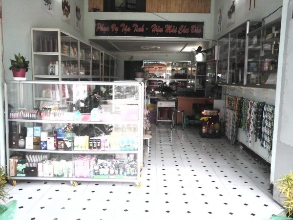 Cần sang gấp tủ kệ trưng bày