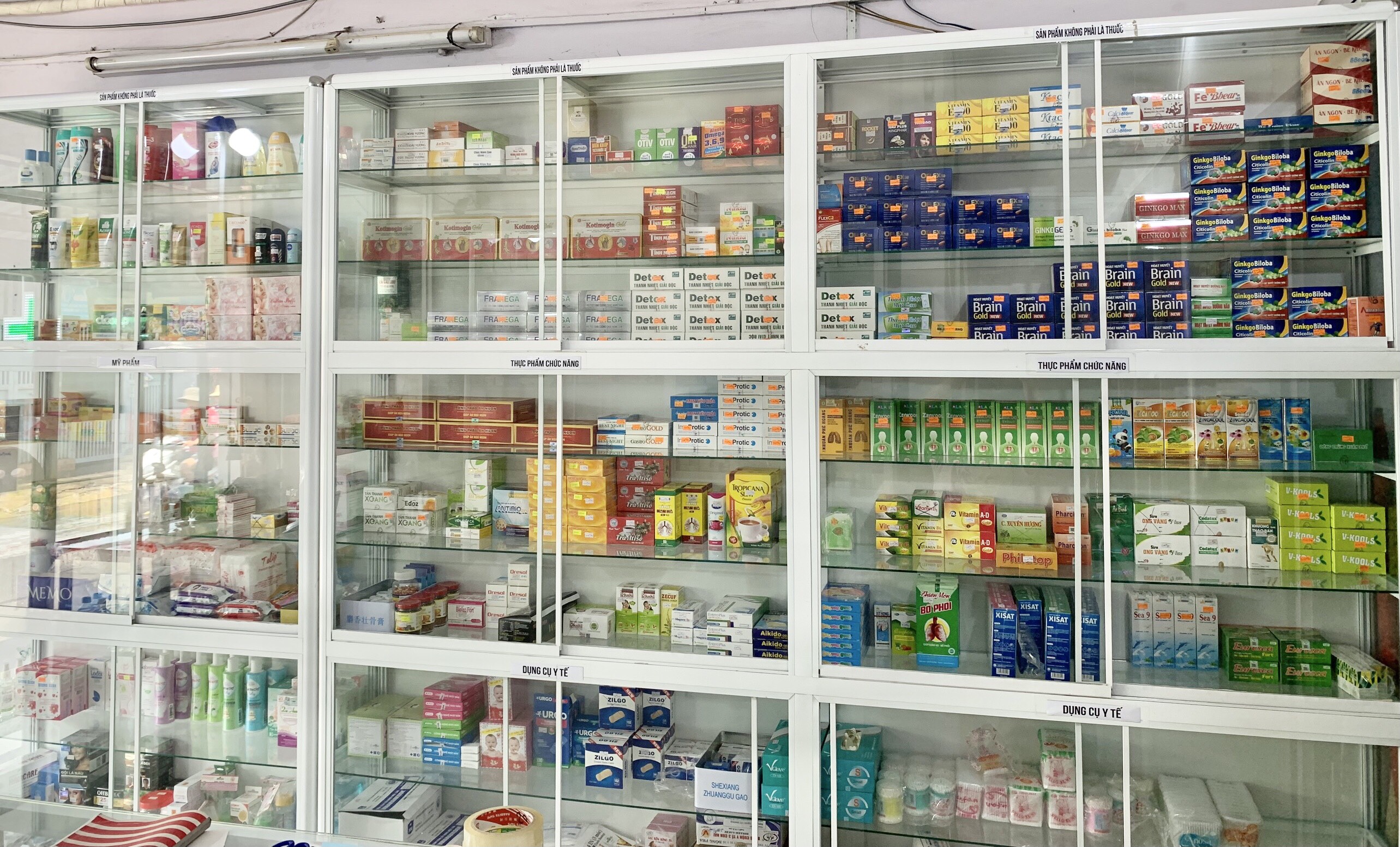 CẦN SANG LẠI NHÀ THUỐC ĐANG HOẠT ĐỘNG TẠI QUẬN BÌNH THẠNH