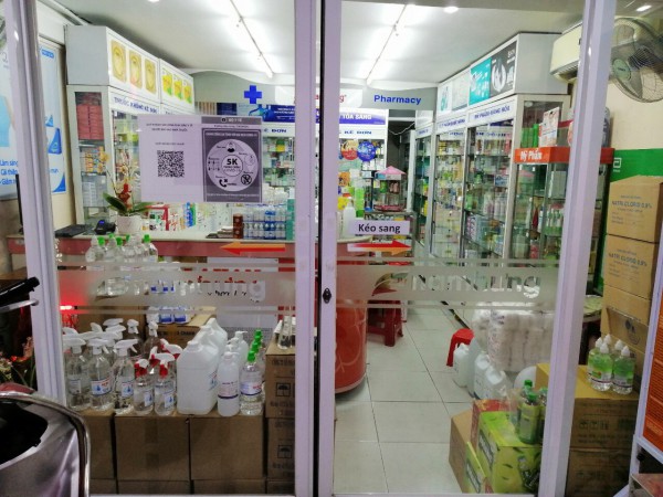 Cần Sang Nhà Thuốc Tây Q7, đông khách, hoạt động 18 năm