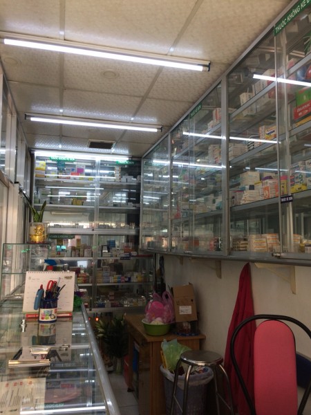 Cần sang tủ thuốc gấp gấp