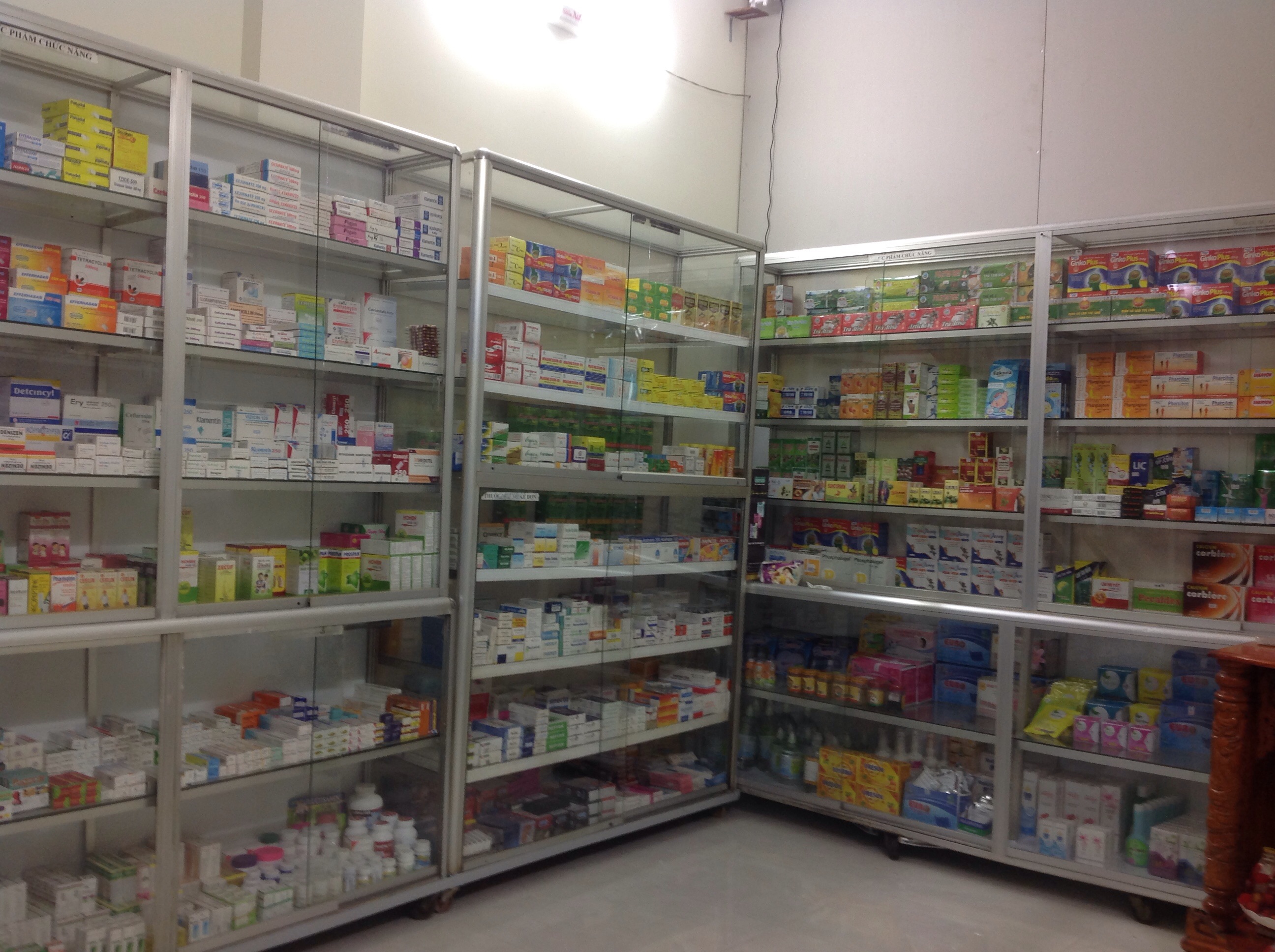 CẦN TUYỂN NỮ DS BÁN THUỐC TÂY 