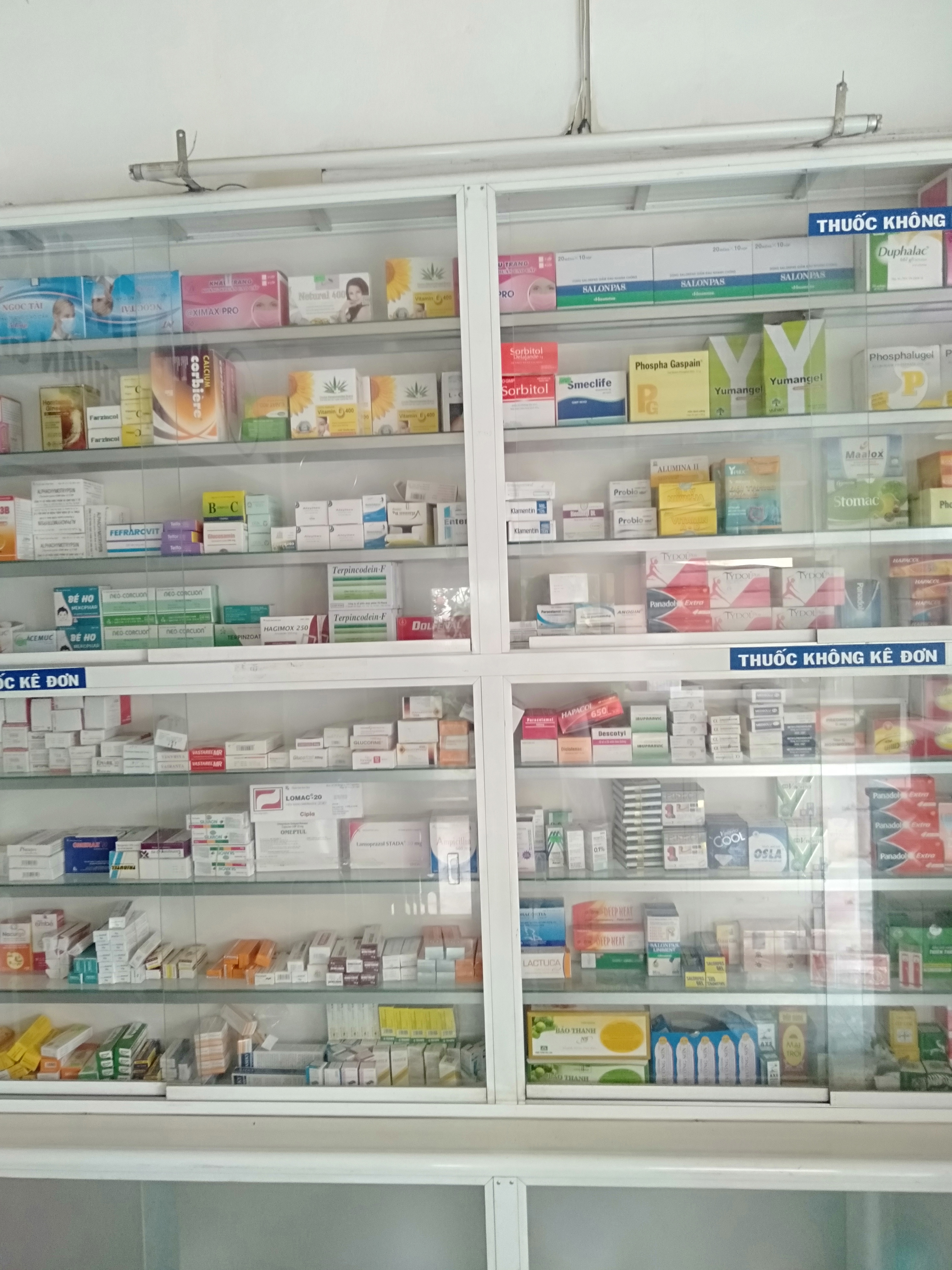 Minh cần sang gấp nhà thuốc