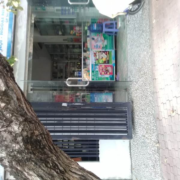 Sang nhà thuốc đang buôn bán tốt Q.9