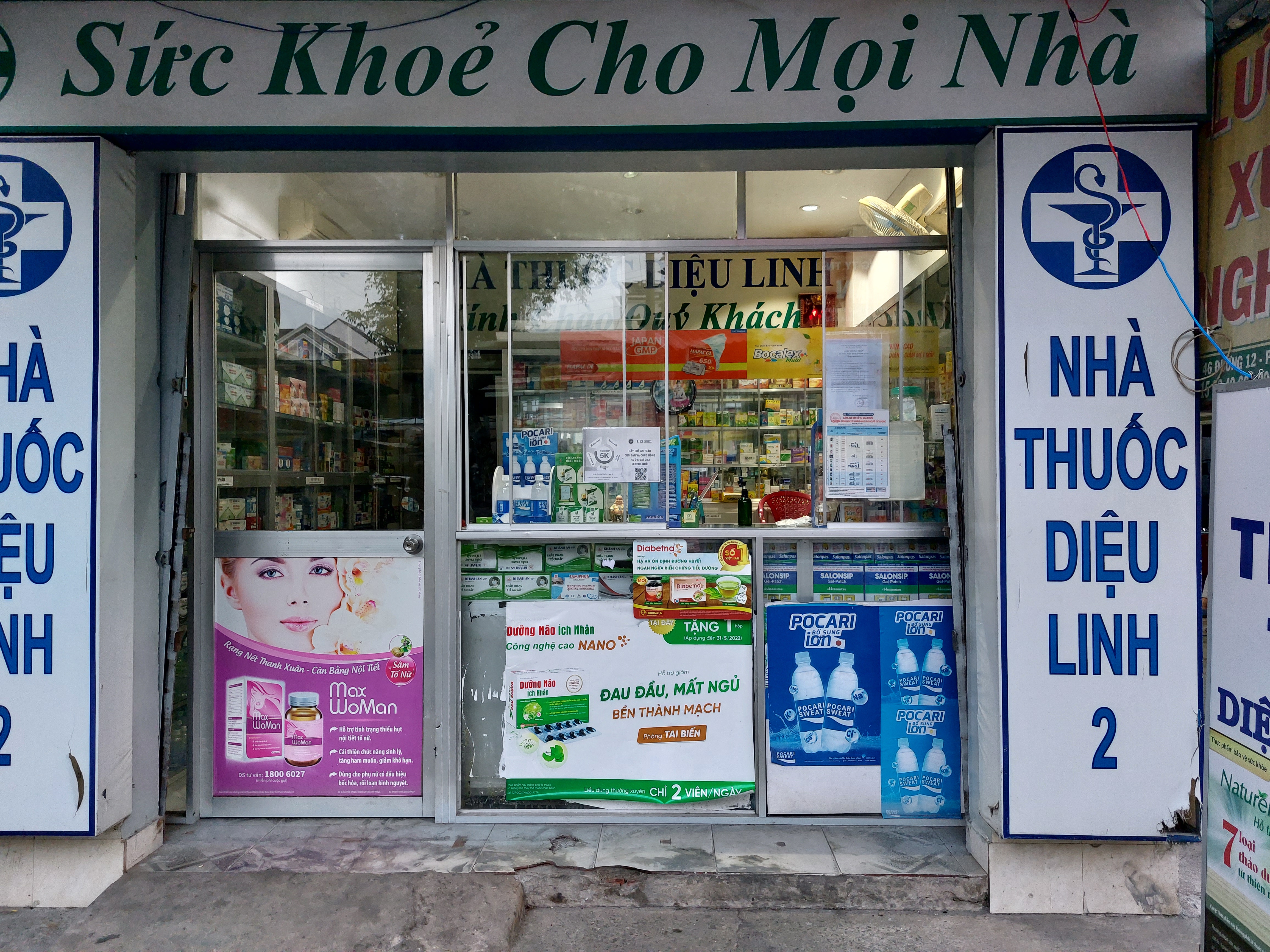 Sang nhà thuốc đường số 12 