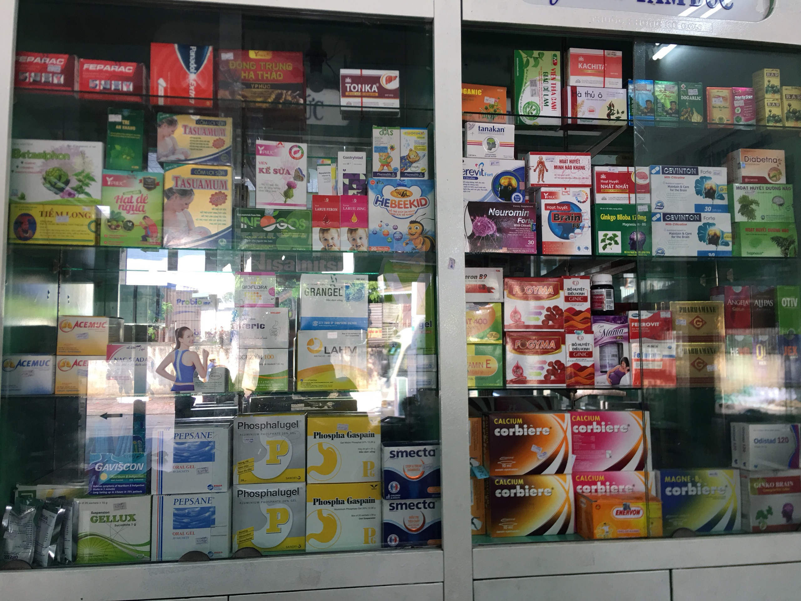 SANG NHÀ THUỐC HOẠT ĐỘNG HƠN 10 NĂM NĂM- QUẬN TÂN PHÚ