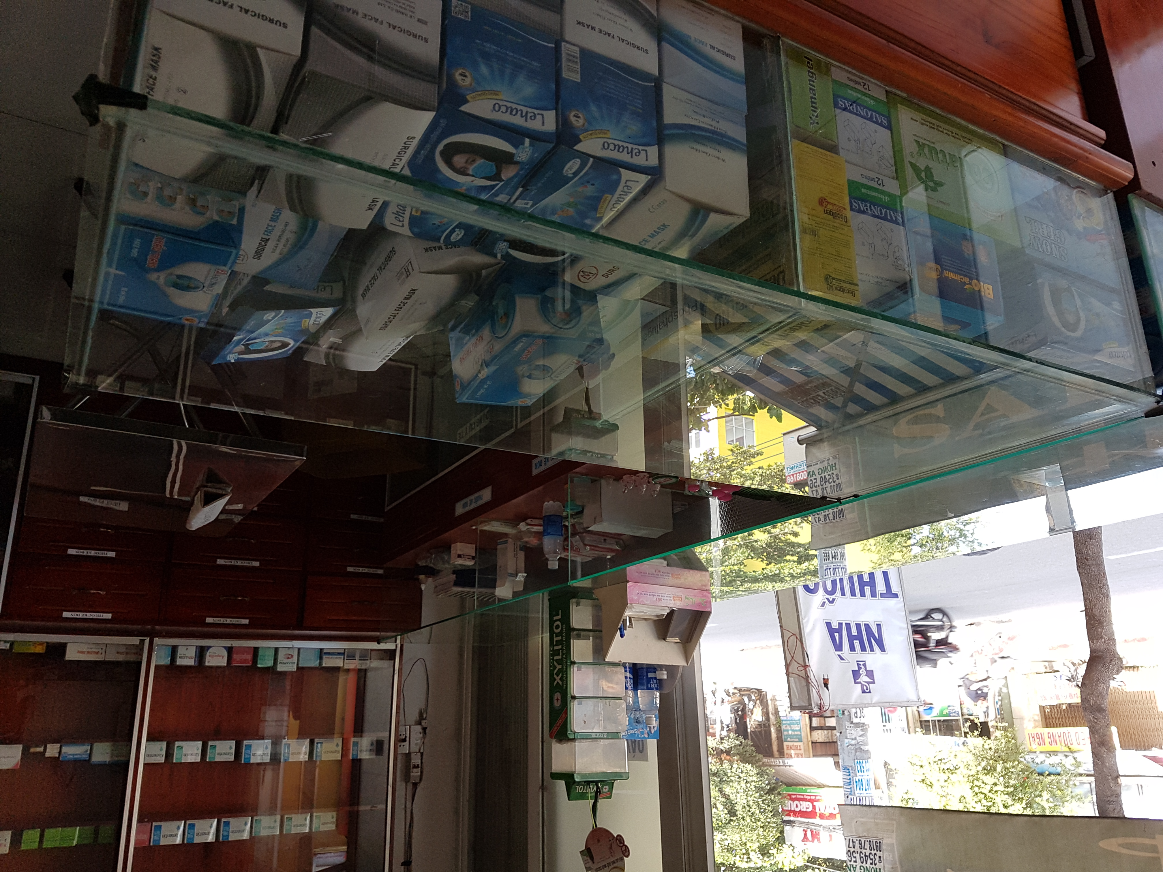 Sang nhà thuốc ở nhà bè