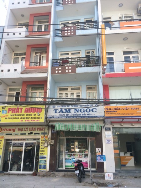 Sang nhà thuốc quận Tân Bình