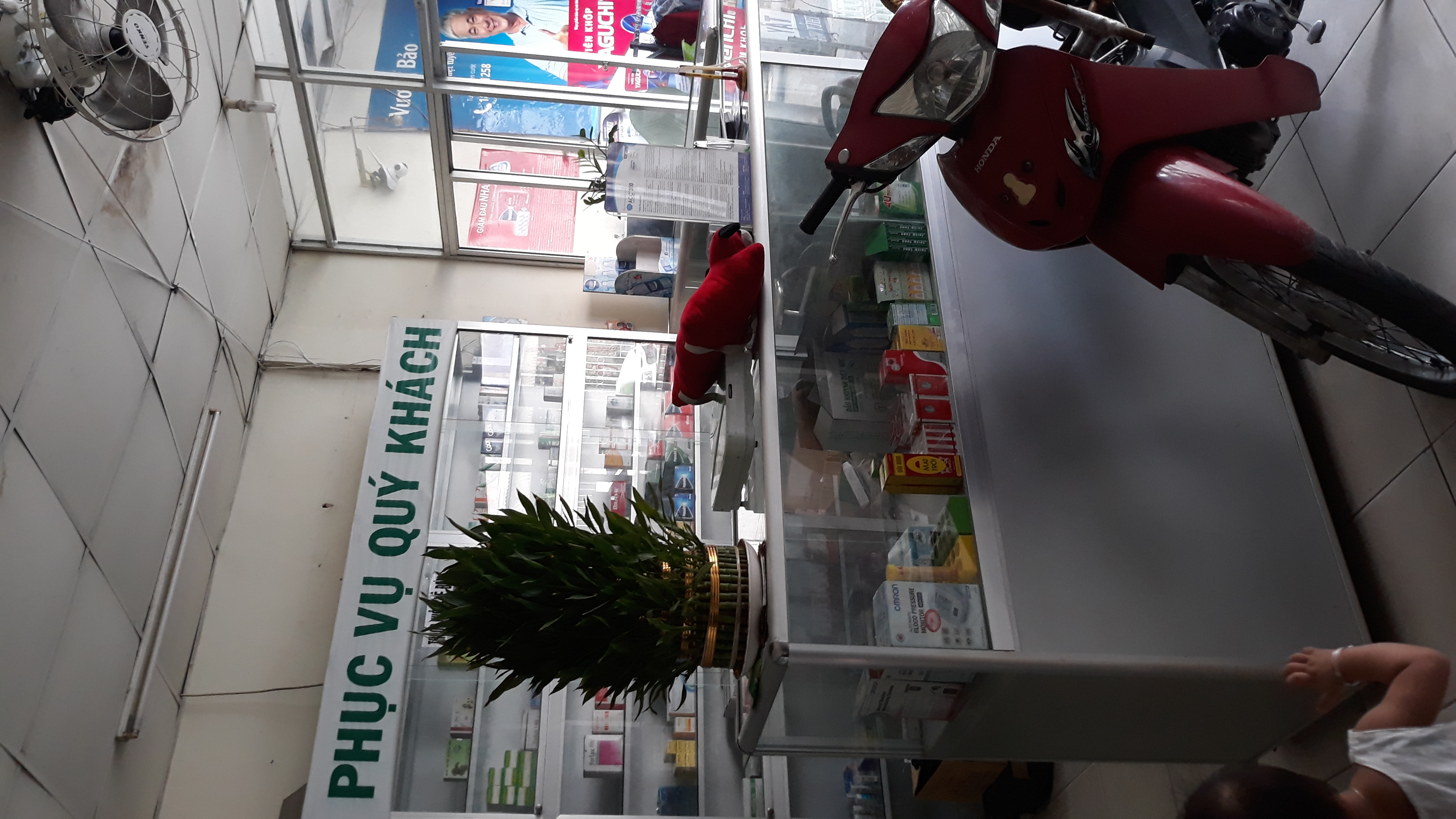 Sang nhà thuốc tây quận 9