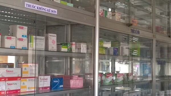 Sang nhà thuoốc Hoc Mon, hcm . Nha thuong đang ban, đong khách. Lien he cHien 906378248