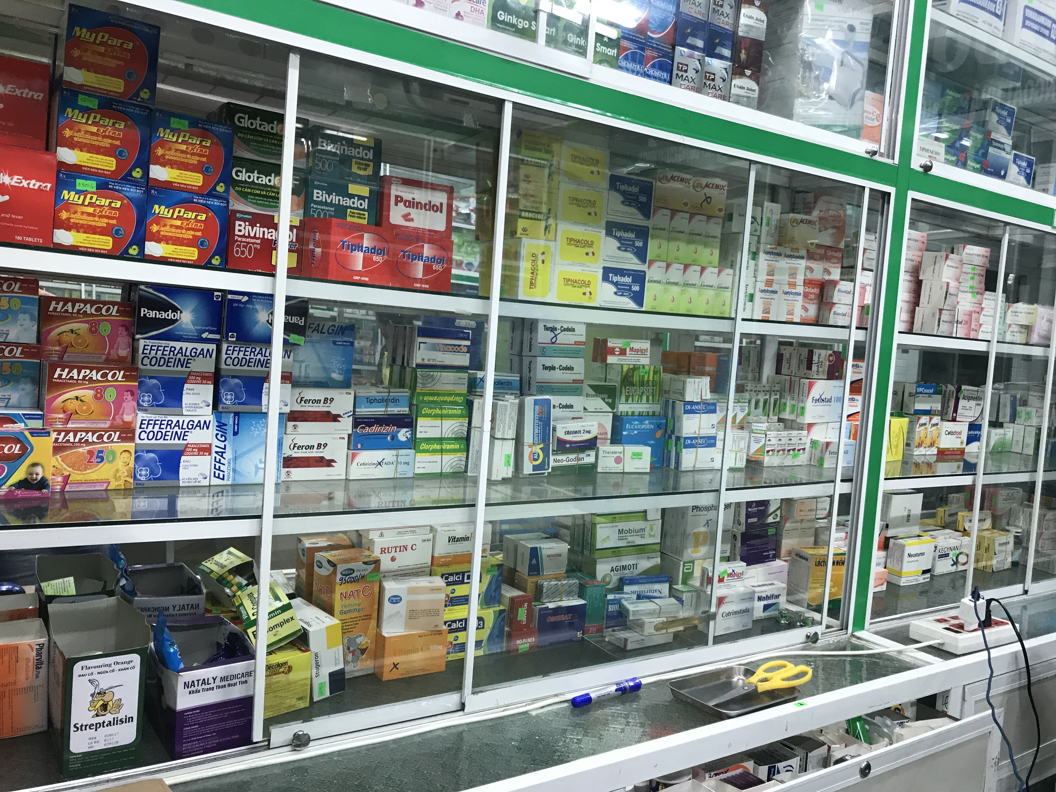 SANG NHƯỢNG NHÀ THUỐC TÂY TRUNG TÂM Q.7 