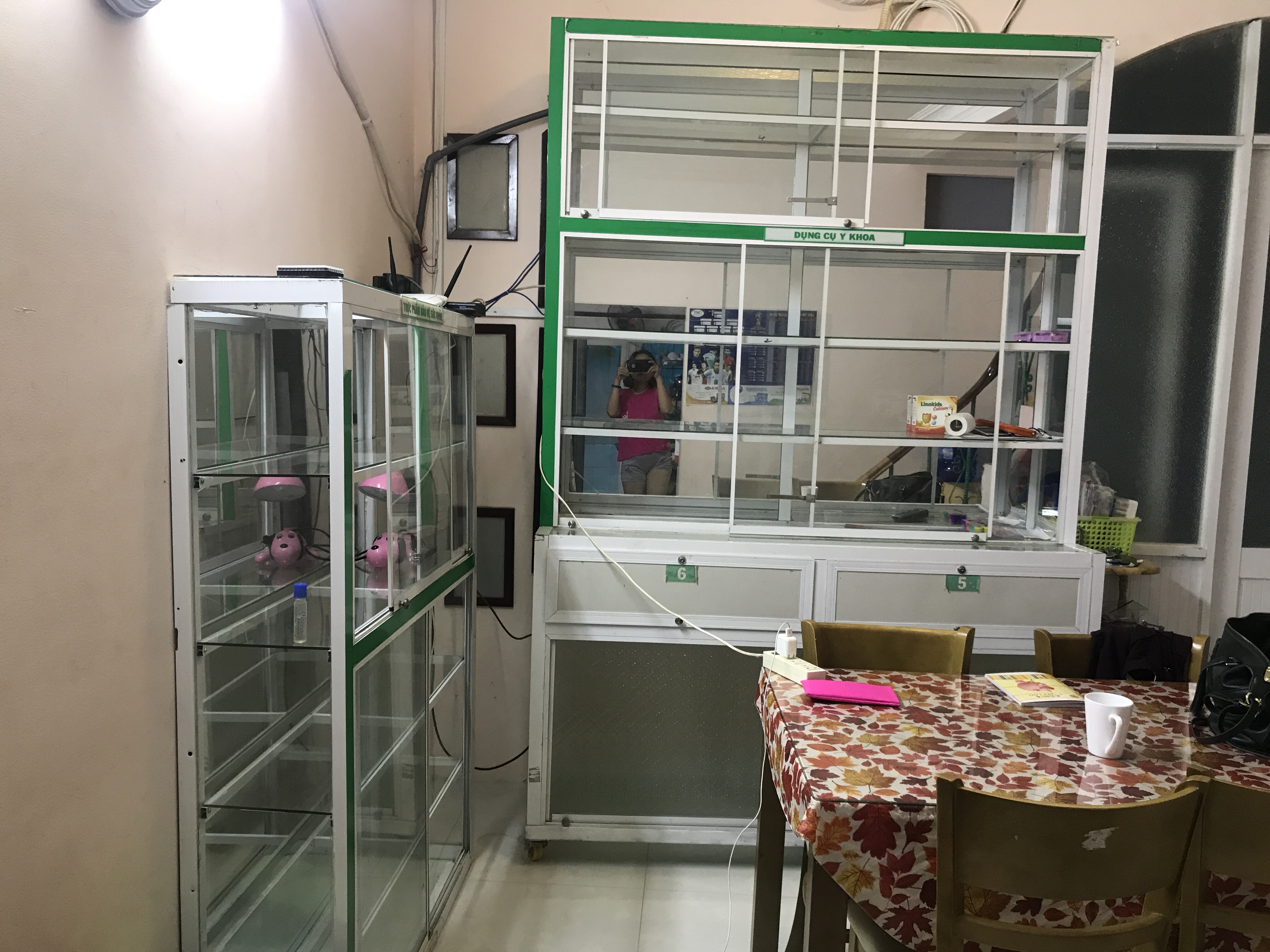 SANG NHƯỢNG QUẦY - TỦ - KỆ NHÀ THUỐC MỚI GIÁ TỐT