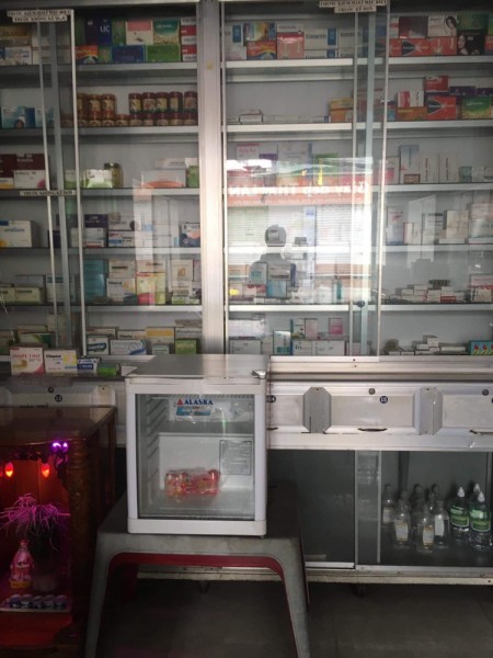 trả mặt bằng không kinh doanh nữa, nhà thuốc mình muốn thanh lý lại toàn bộ quầy kệ tủ